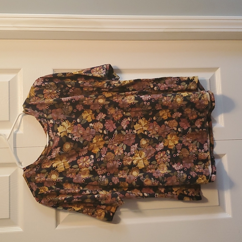 Floral tshirt